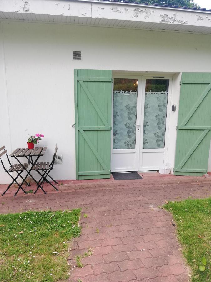 Appartement De Plain Pied Dans La Verdure Yerres Exterior foto