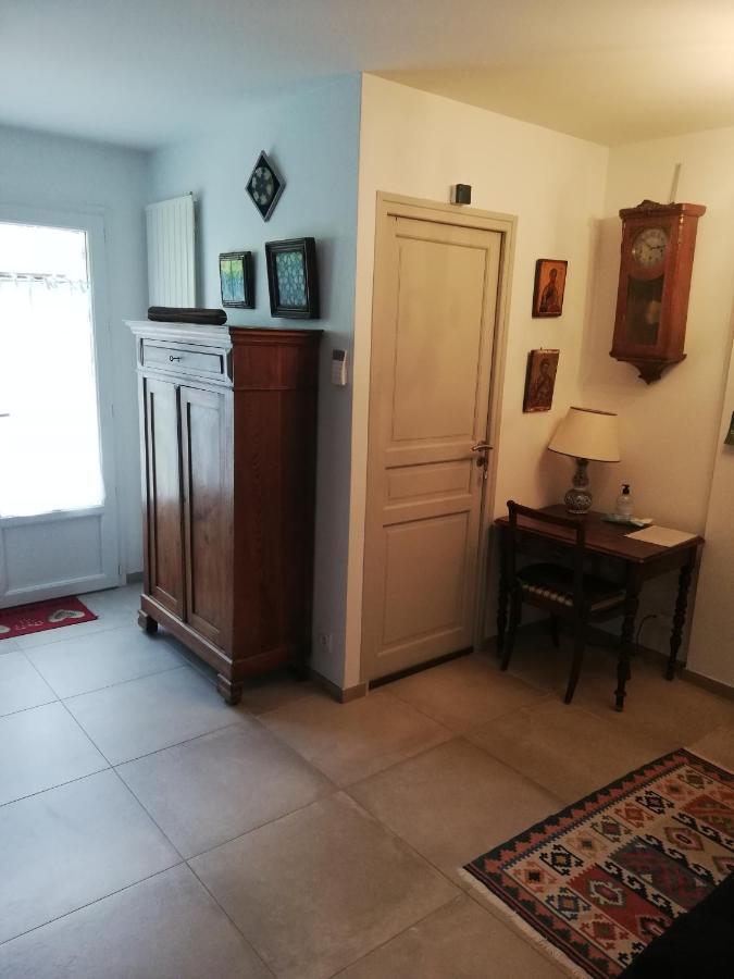Appartement De Plain Pied Dans La Verdure Yerres Exterior foto